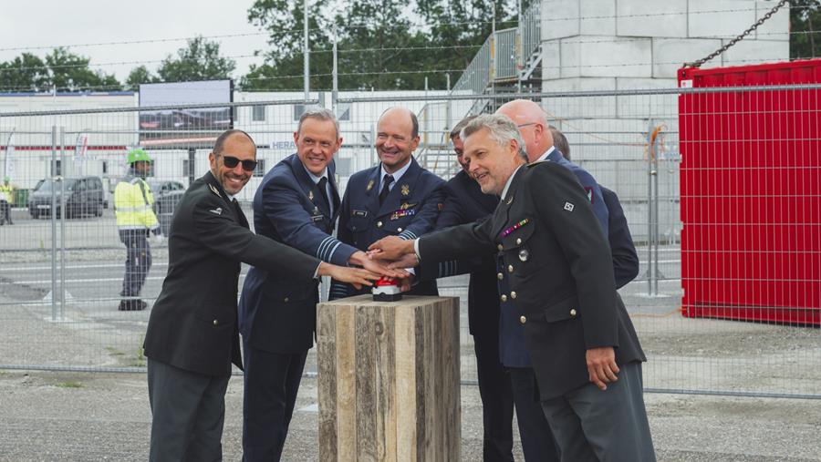 Eerste steen gelegd voor F-35 Complex in Kleine-Brogel