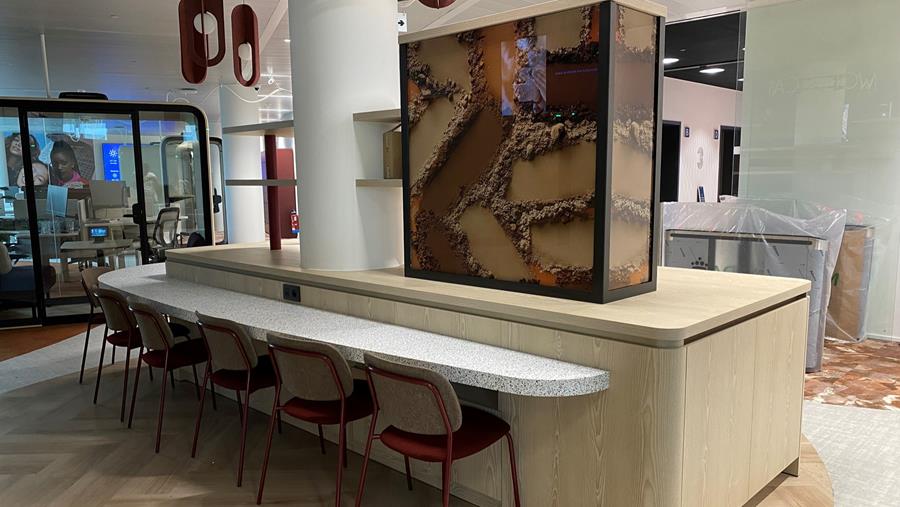 Reynders a réalisé des meubles sur mesure pour L'Oréal à Bruxelles