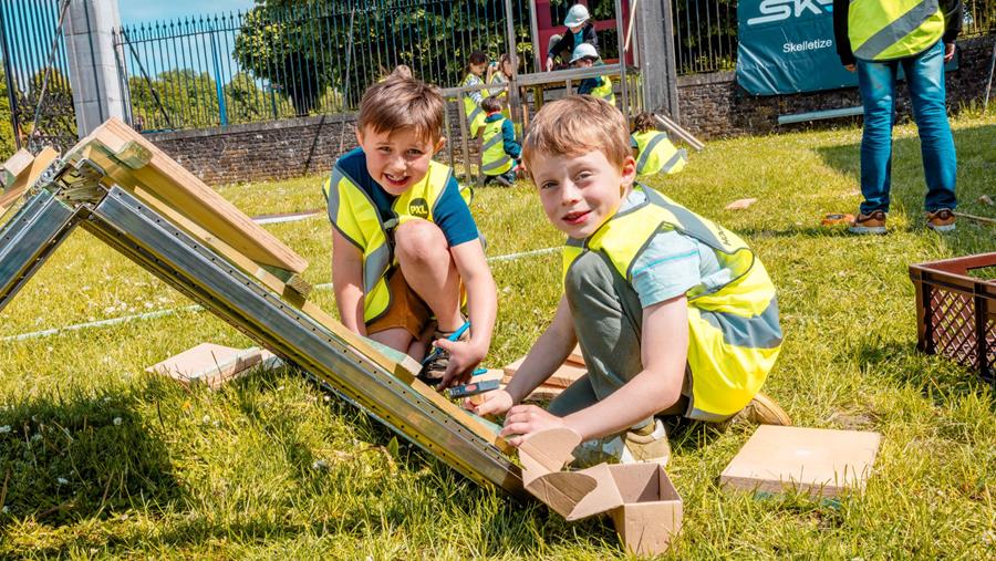 Jonge bouwers tonen bedrijfsleiders hoe het beter kan