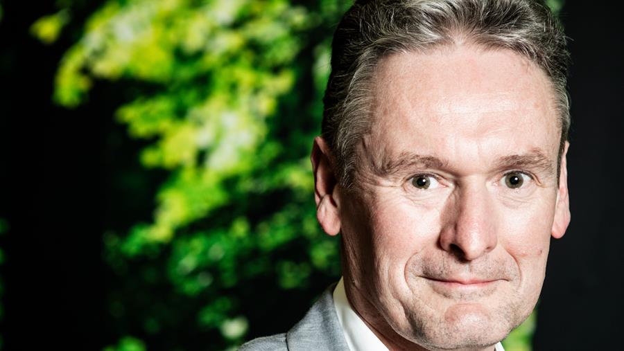 Ik zie je. Ik hoor je. En ik regel het voor je