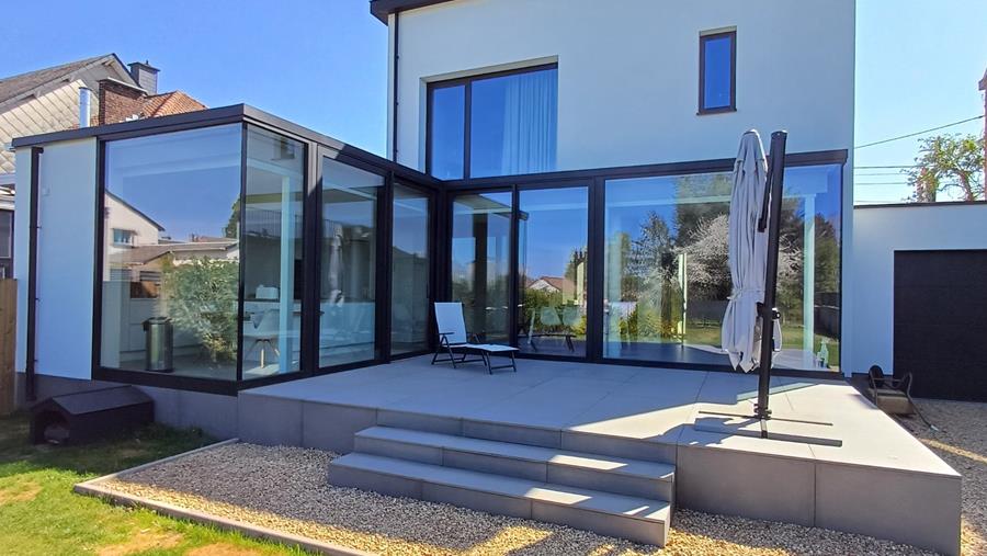 La menuiserie moderne en aluminium élève la rénovation à un niveau supérieur