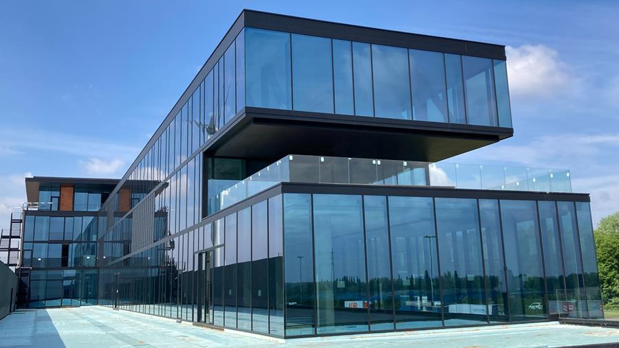 Précision toute en transparence le long de l'E17