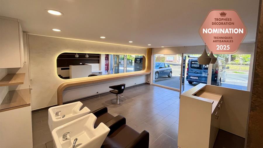 Stone Art crée une ambiance chaleureuse dans un salon de coiffure