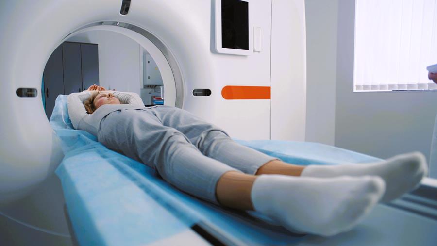 CT-scans de la colonne: "le ministre Vandenbroucke se trompe de cible"