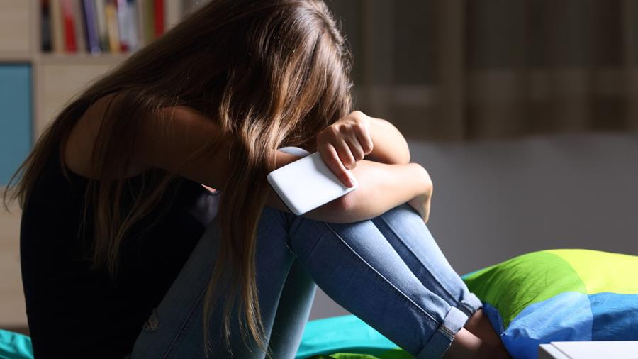 Cybervictimisatie: een specifieke correlatie met angst tijdens de adolescentie