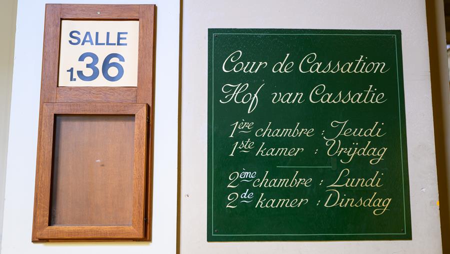 Cassatie: ongeldig advies medische raad tast geldigheid afzetting ziekenhuisarts niet aan