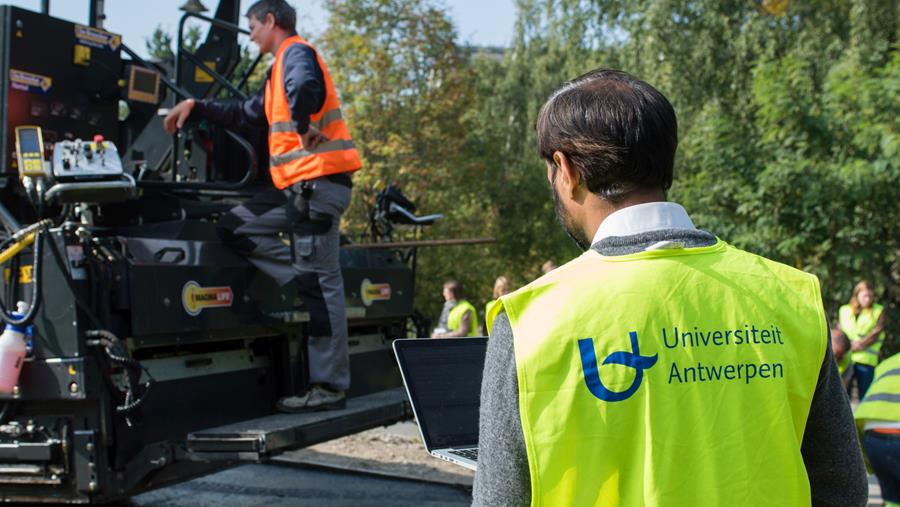 Ingenieurs geven Groenenborgerlaan een duurzaam nieuw wegdek
